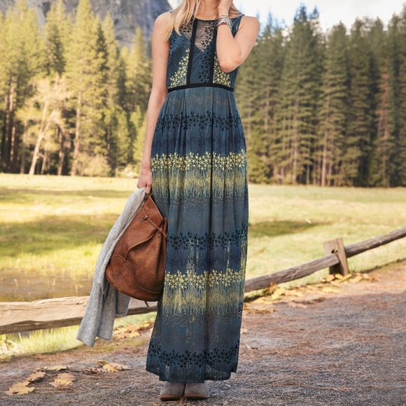 Dresses & Skirts - ♥️LAST TWO♥️🌿MOONLIT MEADOWS DRESS🌿